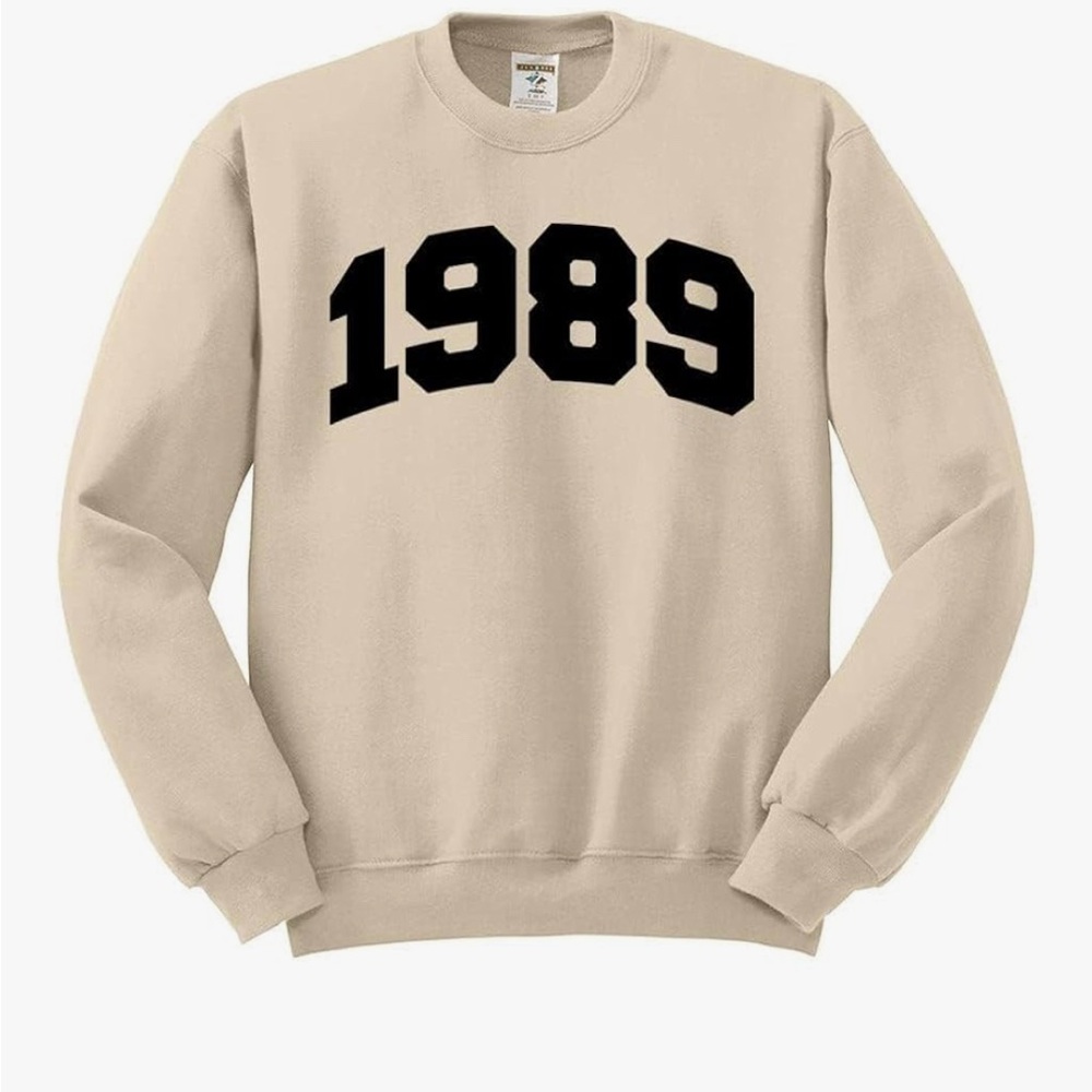 College Style 1989 Sweatshirt Great for Taylor Swift fans